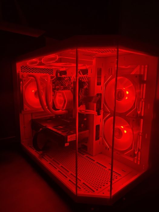 PC Gamer Novo Panorâmico | Ryzen 7 9700X | RTX 5060 Ti | 16GB DDR5 | Garantia 3 anos
