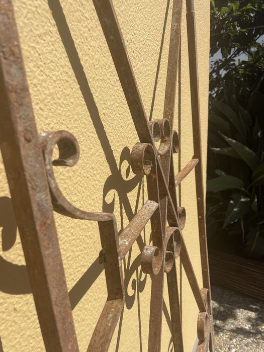 Portão em ferro forjado secular