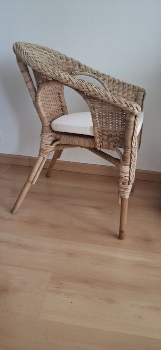 Cadeirão IKEA com almofada
