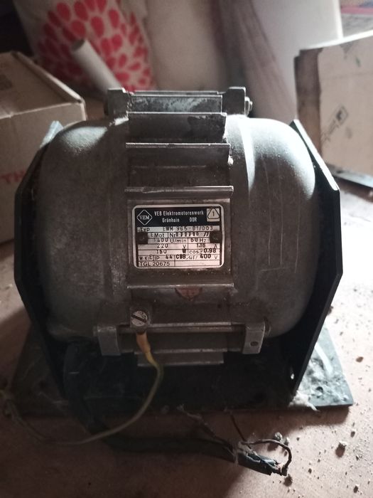 Продам електродвигун EWM 965-B1/003 220 V 150W