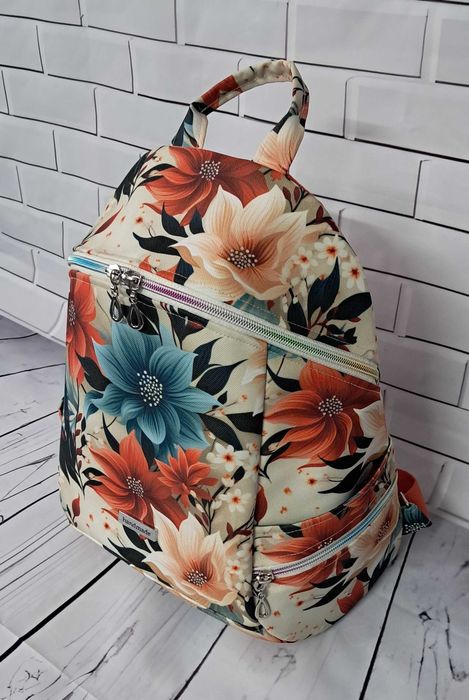Plecak handmade - szyty z tkaniny wodoodpornej.