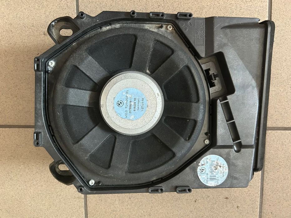 GŁOŚNIIK SUBWOOFER 61928910 BMW 1 E87 E81