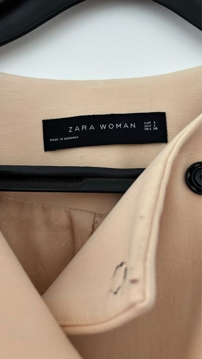 Casaco com folho ZARA