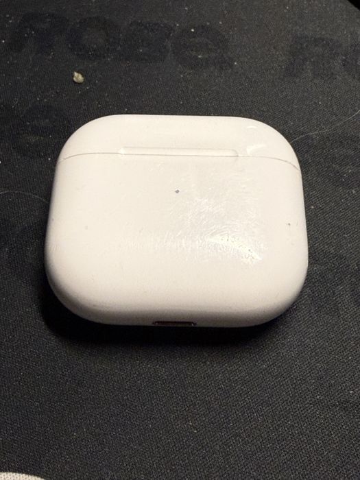 Orginalne etui ladujace Airpods3