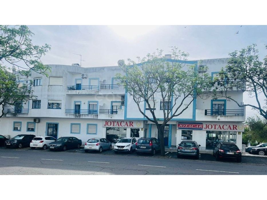 Apartamento T3 em rés-do-chão em zona residencial de Beja — Beja (Santiago Maior E São João Baptista), Beja
