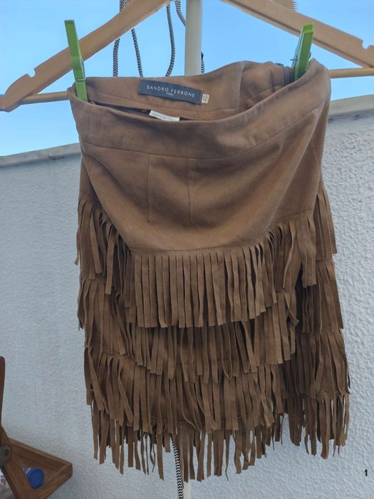 Saia castanha camurça com franjas italiana
