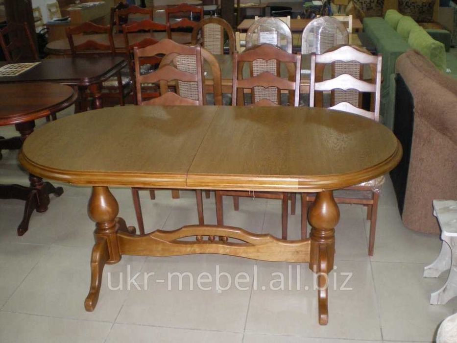 стільці та столи з натуральної деревени