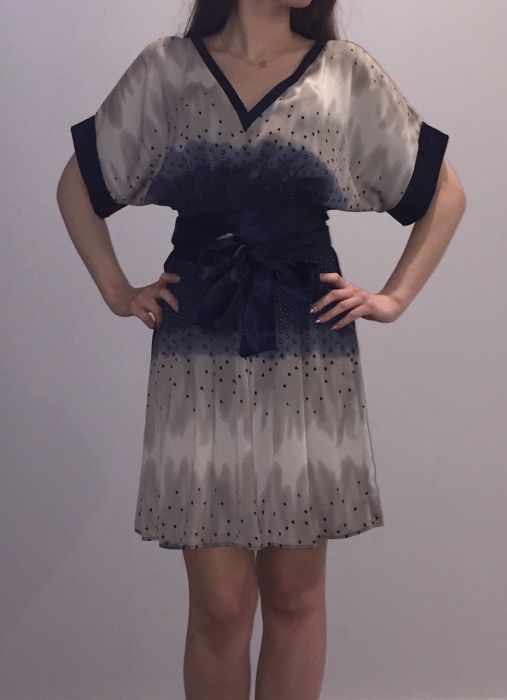 Sukienka beżowo granatowa