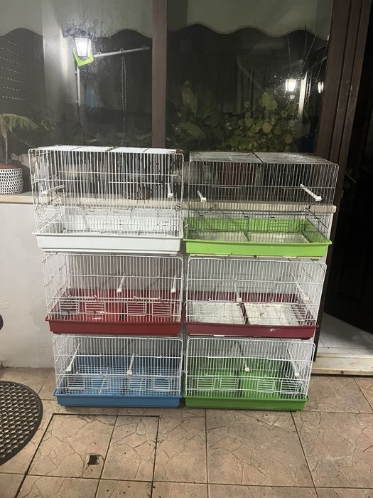 Gaiolas de varios tamanhos