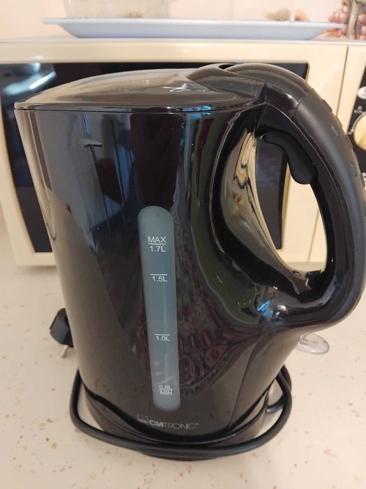 Продам електрочайники,в гарномустані