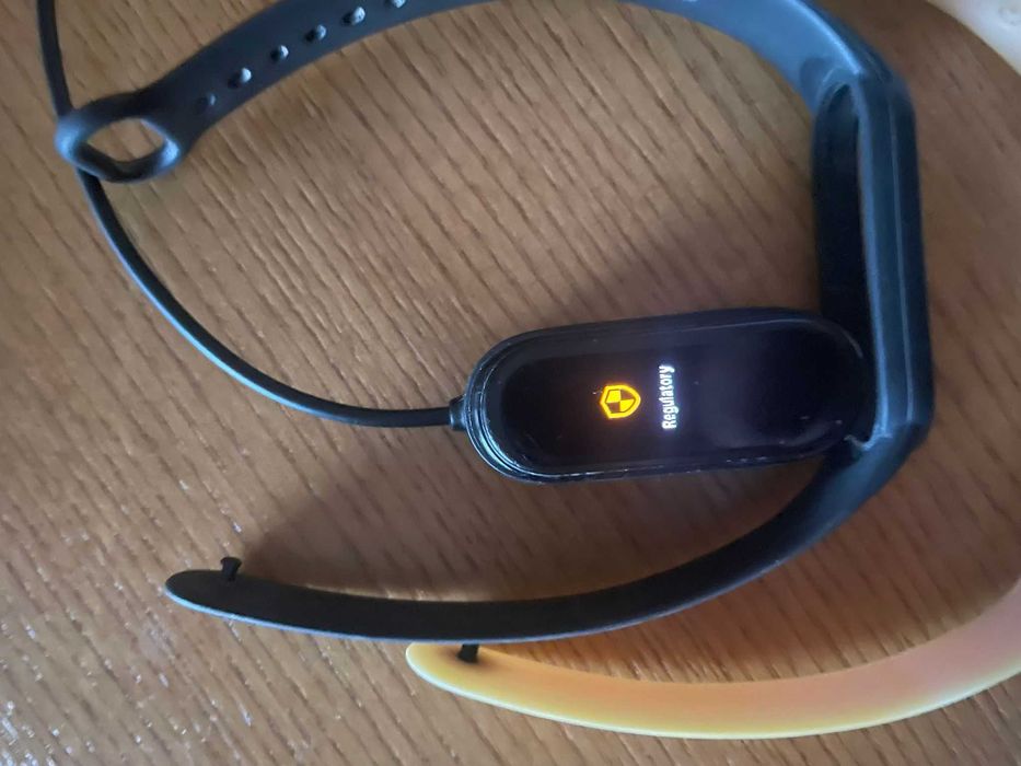 Smart Band Xiaomi Mi Band 4 – Usada, em bom estado
