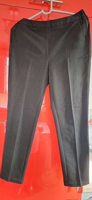 Eleganckie spodnie S Reserved czarne w kant logo-haft