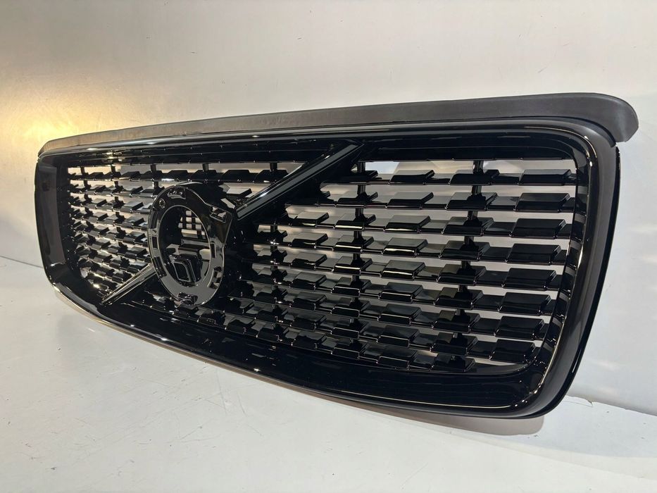 Volvo XC90 R 16-19 grill / atrapa chłodnicy- 17750