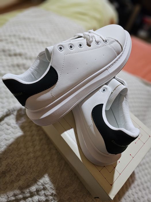 Alexander McQueen. Novas, nº 42