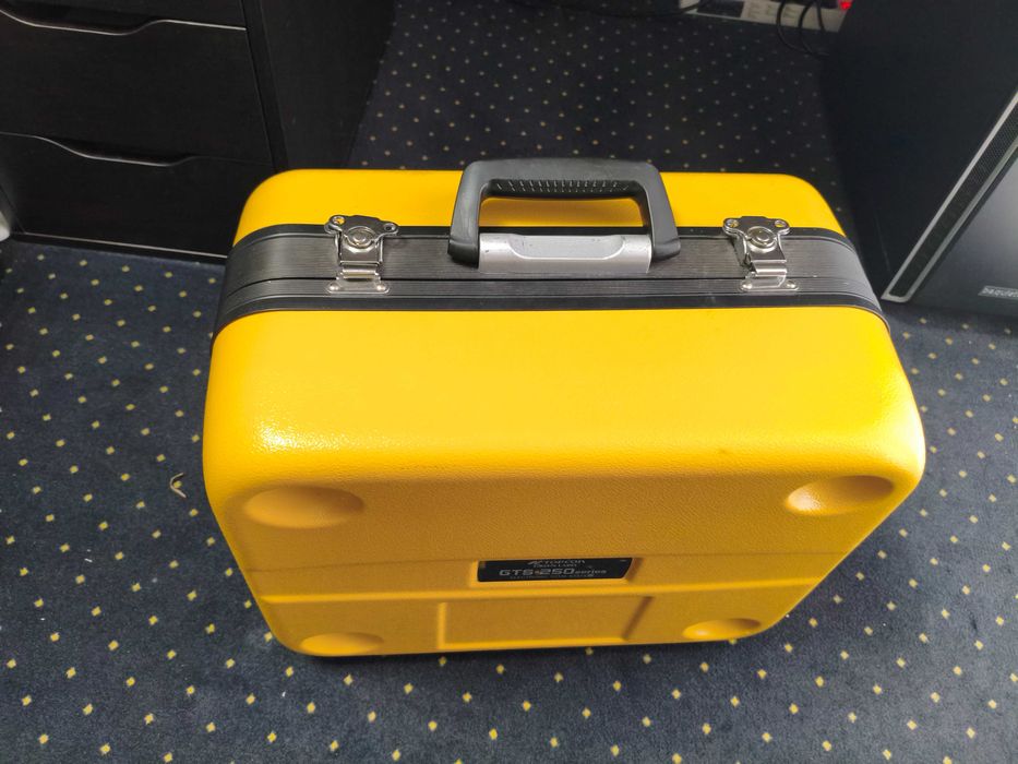 Tachimetr Topcon GTS 255