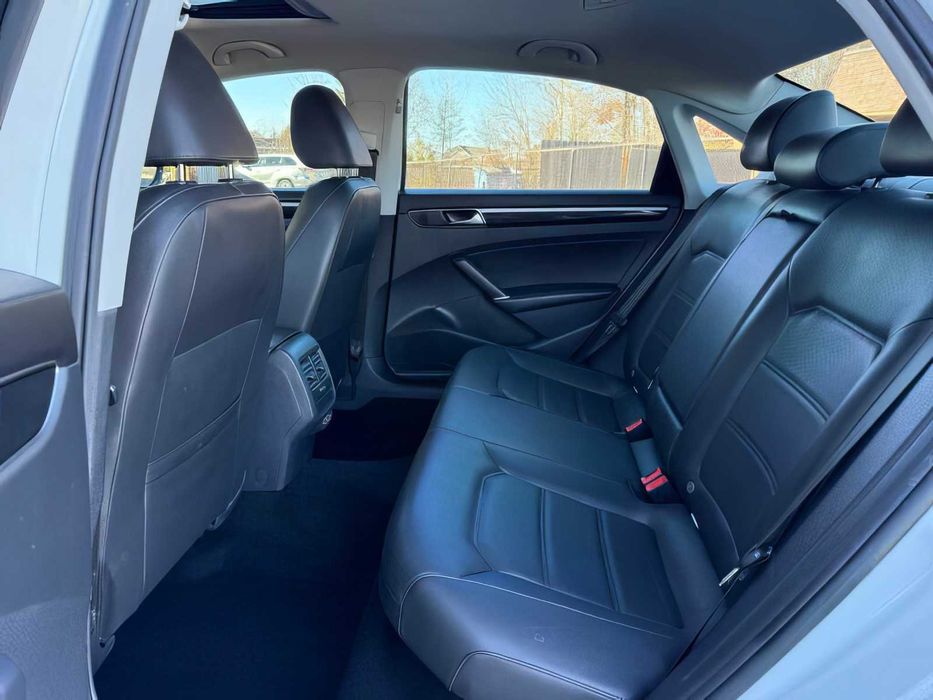 Volkswagen Passat SE R-Line      2019