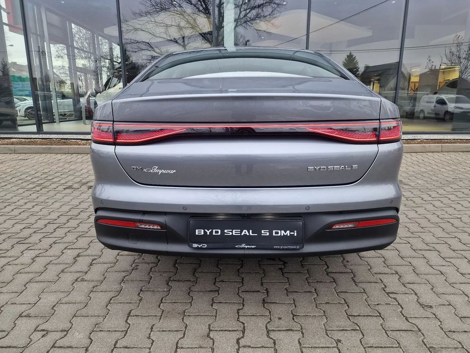 BYD Seal 5 Zasięg 1050 km / Kamera 360 / Ekran 12,8 ''