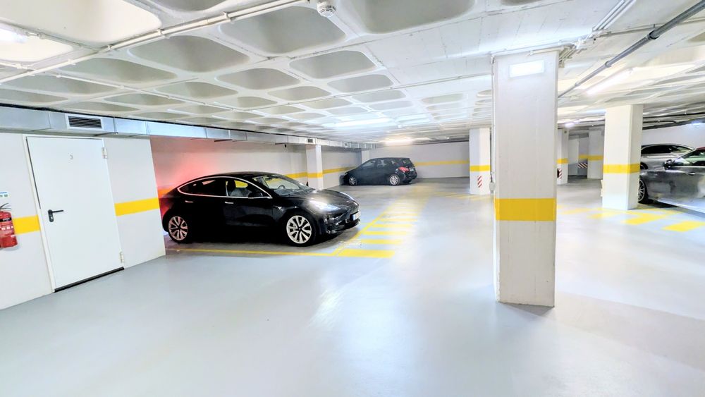 Excelente Apartamento Mobilado com Garagem e Arrecadação – A 800m da Praia e a 20 min de Lisboa!