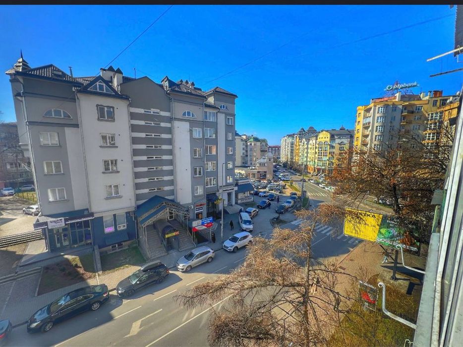 Продам 4х кім квартиру в центрі міста з ремонтом на Бельведерській