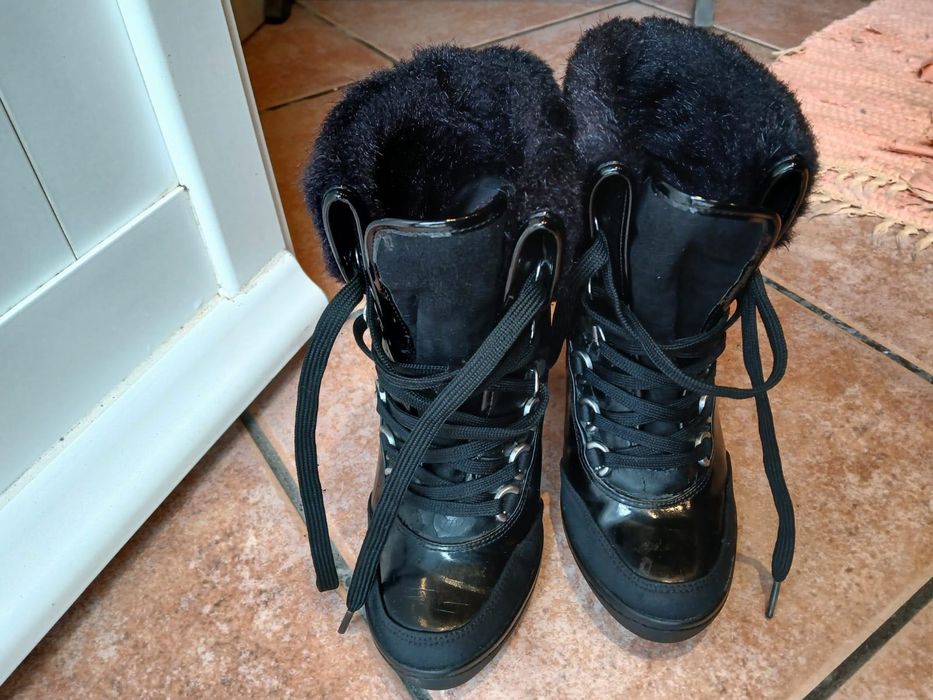 Botins pretos Guess