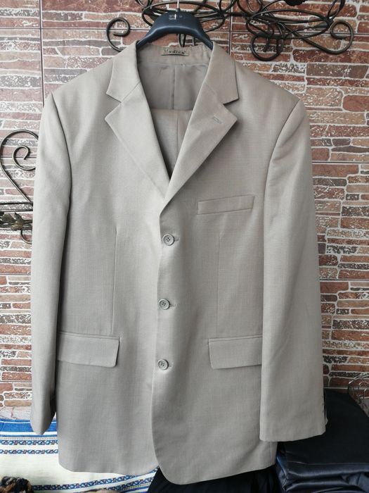 Новый мужской костюм