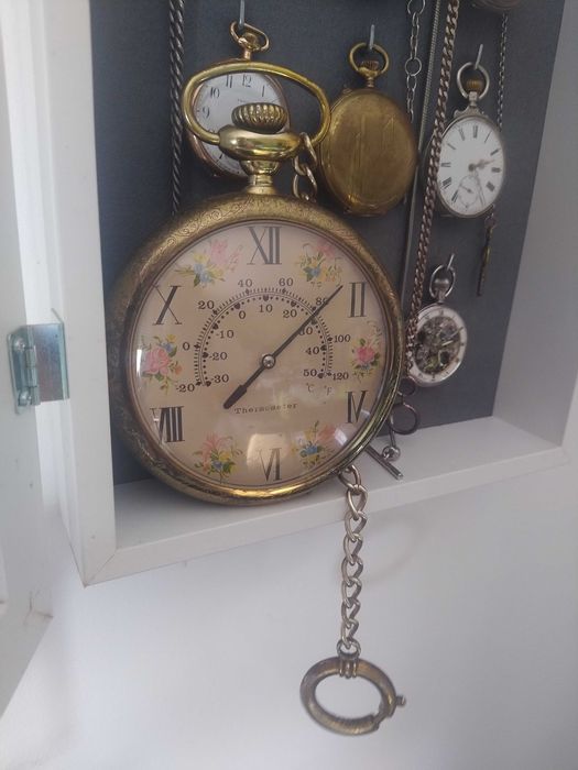 Termometro vintage forma de relógio de bolso. Funciona