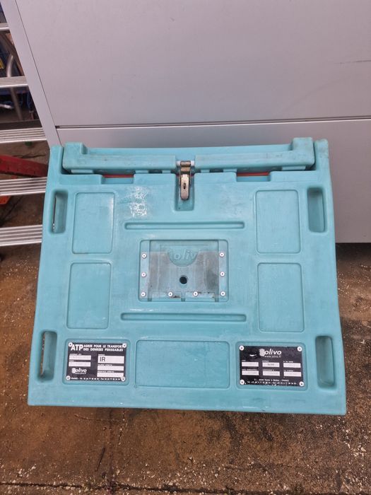 Caixa contentor isotermico usada