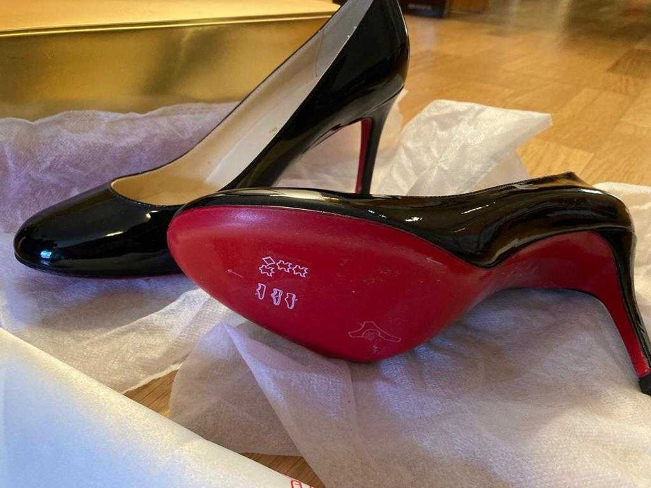 Sapatos Christian Louboutin n.º 38 - NOVOS