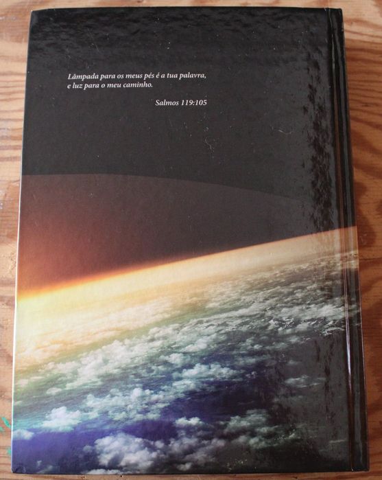 Livro "Bíblia Sagrada Almeida Século 21 - Luz" (2012)