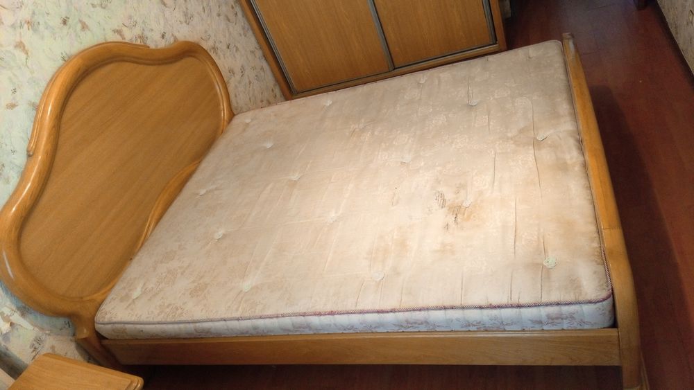 мебель ліжко дубове кровать стіл кухонний столовий стол книжні полки