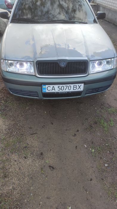 Шкода Тур 1.6 бензин