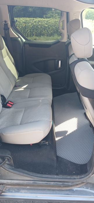 Пежо Партнер Тіпі