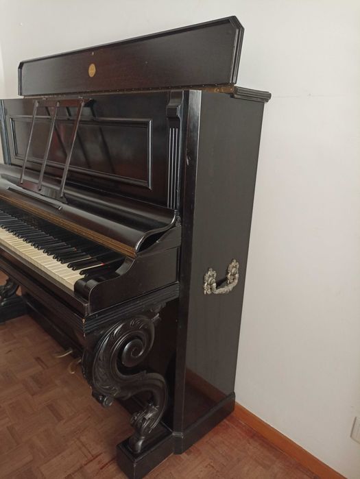 Piano francês ELCKE 1889, com uma história