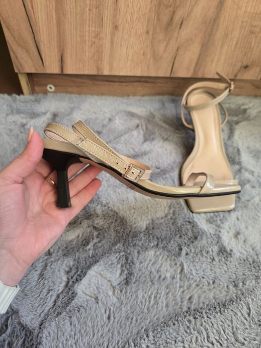 Босоніжки, шкіряні, 36 розмір