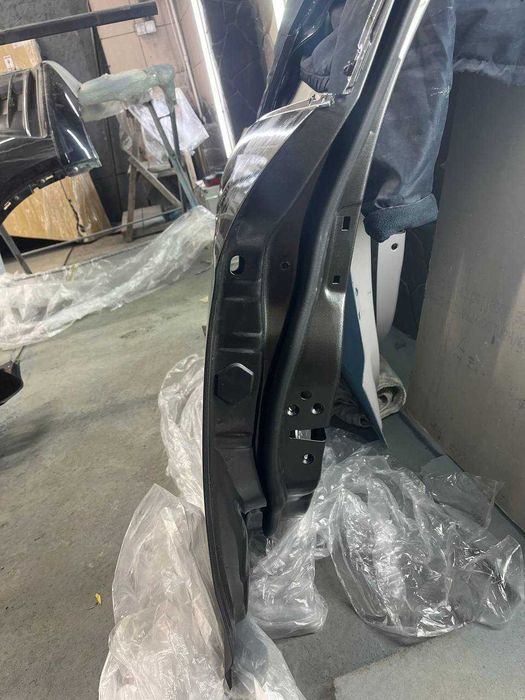 Водійські двері на Ford Focus 3