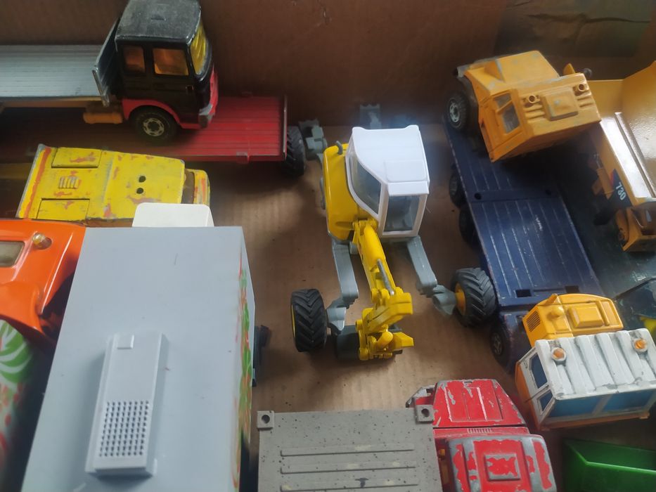 Zabawki siku matchbox welly majorette