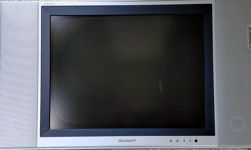Продаю телевизор SHARP LCD COLOUR TV
