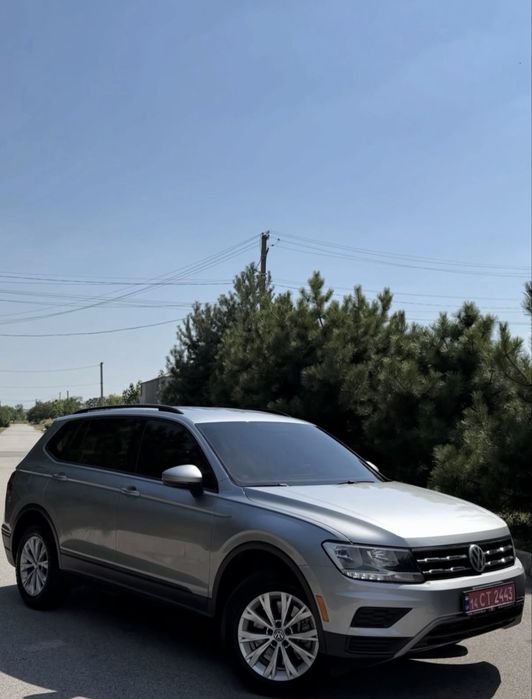 Volkswagen Tiguan  2020год