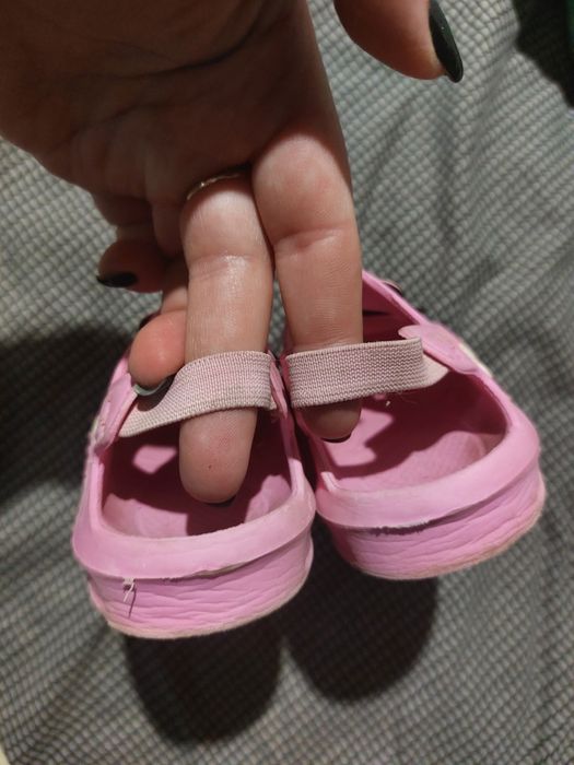 Босоножки, кроксы, сандалии на девочку