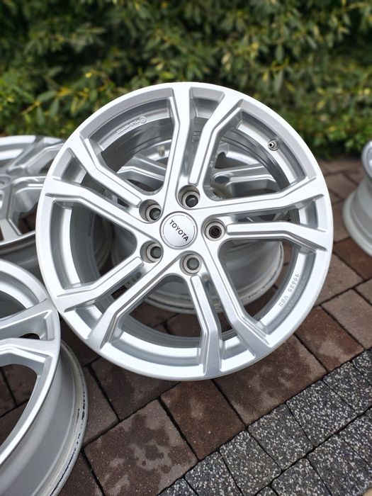 Felgi 17 Toyota 5x114,3 7,5J et40 czujniki TDG2-757
