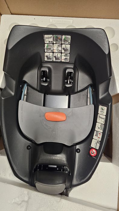 Fotelik Cybex Cloud Q z bazą.