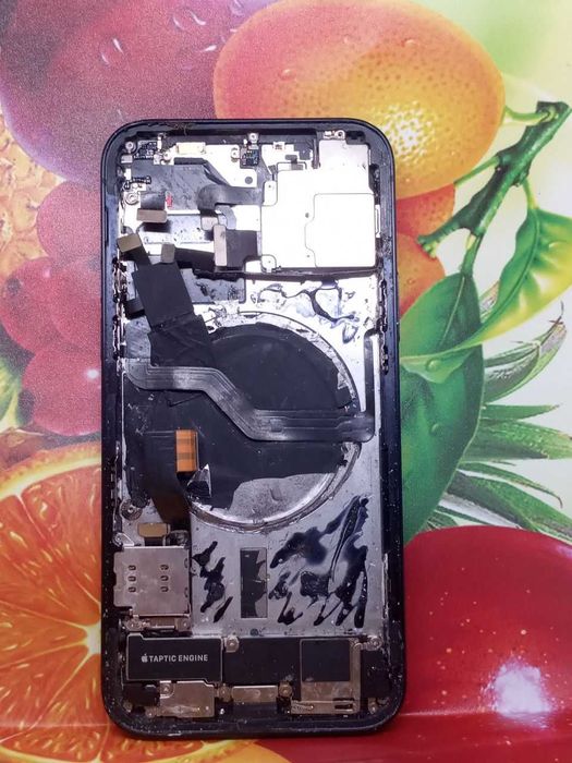 Часть iPhone 12 на запчасти, задняя кришка, камера и другое