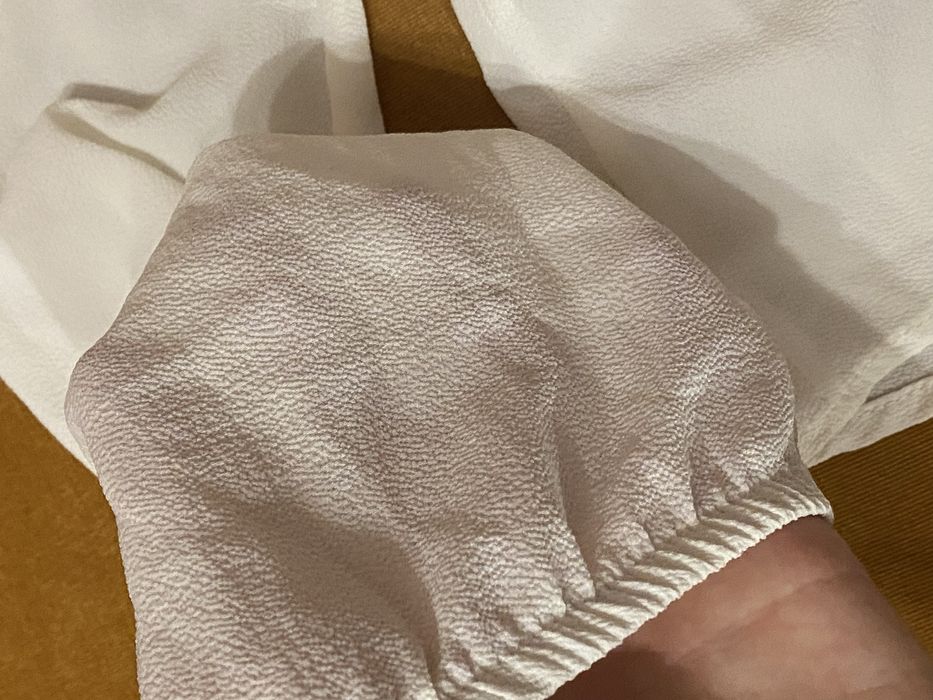 Вклрочена блуза.