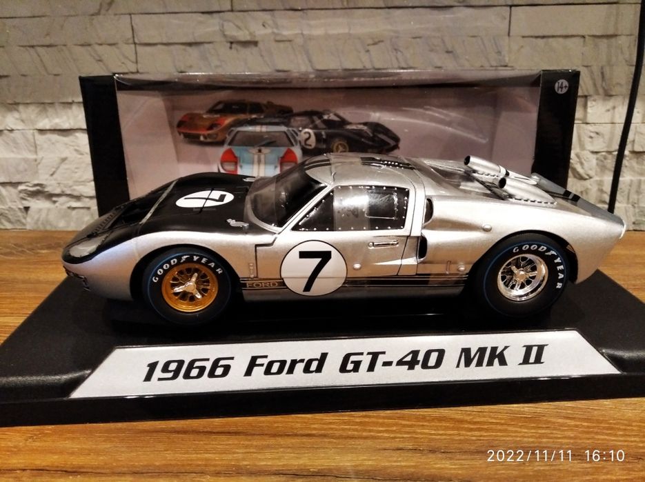 ユニバーサルホビーズ 1/18 FORD GT40 ユニバーサルホビーズ 1/18 FORD GT40 - メルカリ