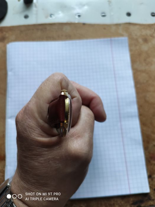 Колекційний німецький годинник Exquisit.