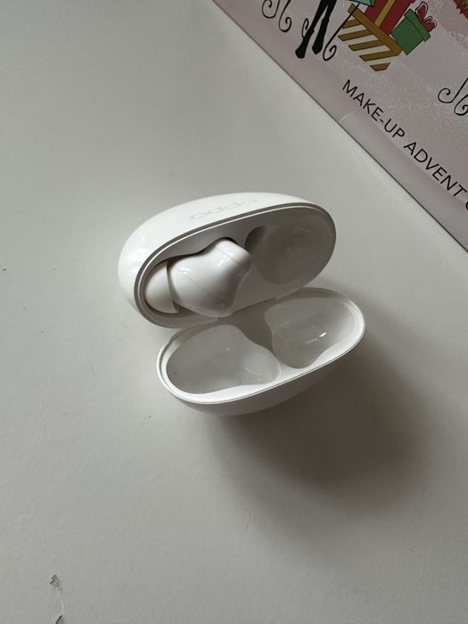 Oppo słuchawka i etui