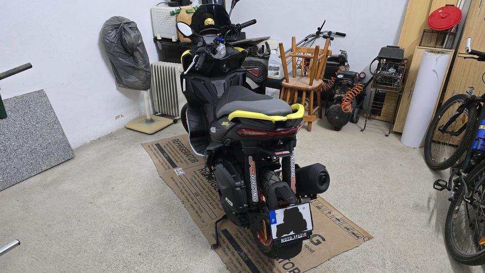 Troco por carro Aprilia Sr GT 125