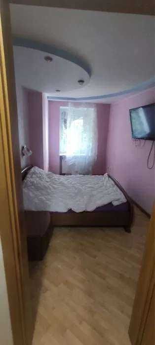 Здам 3 кімн. квартиру,м. Бот. Сад