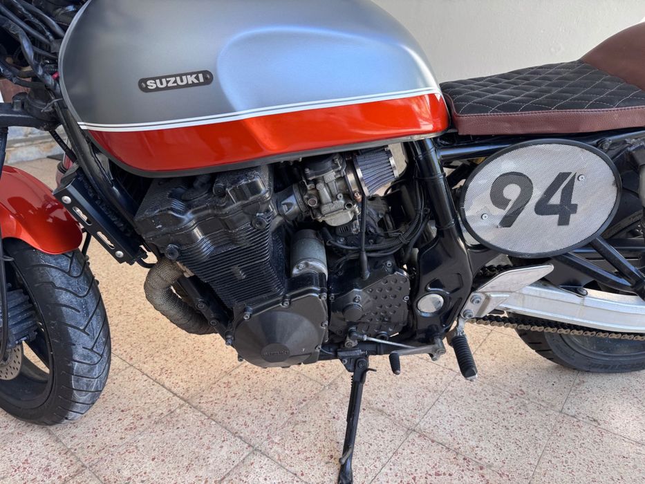Susuki GSX750 café racer