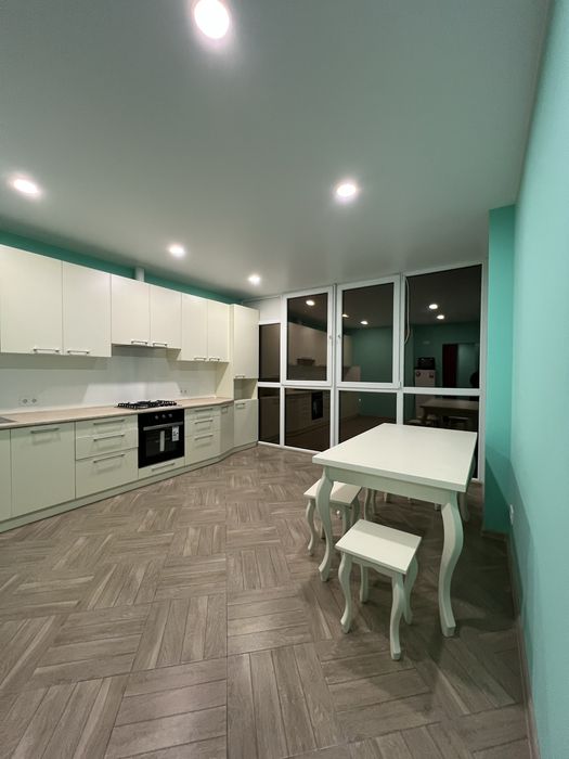 Оренда простороі 2 к . кв., ЖК Паркова Алея